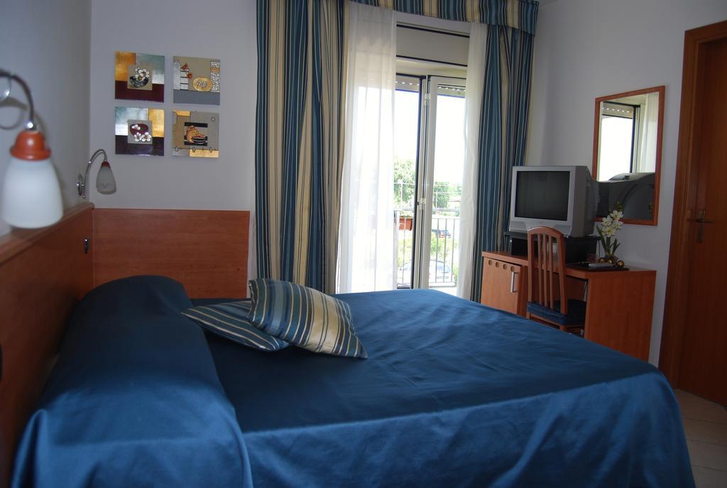Telma Hotel Террачина Екстер'єр фото